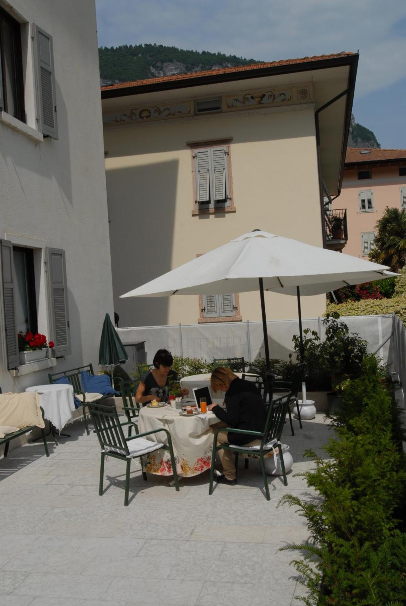 Albergo Al Sole Меццоломбардо Экстерьер фото