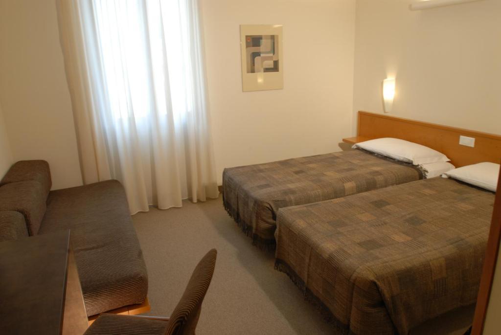 Albergo Al Sole Меццоломбардо Номер фото